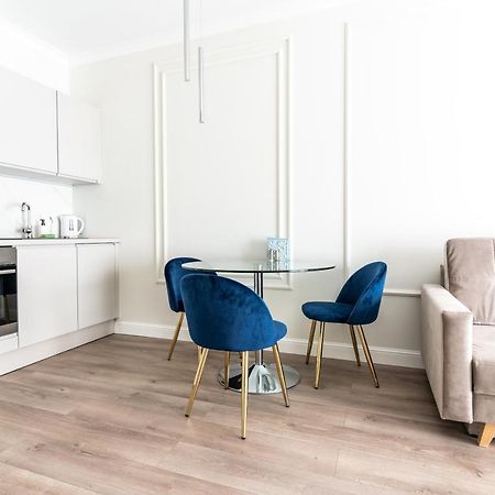 Apartamenty Mennica Residence - Golden Apartments Varsó Kültér fotó