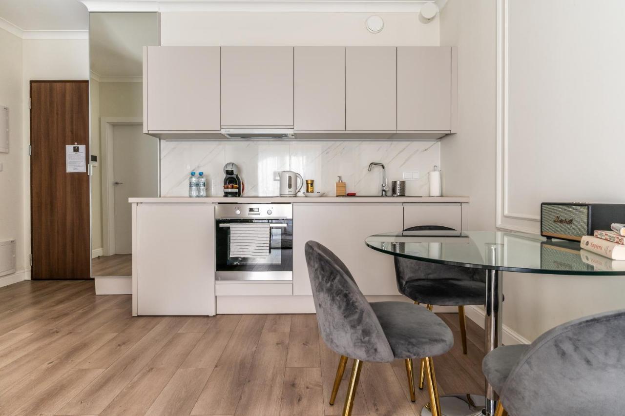 Apartamenty Mennica Residence - Golden Apartments Varsó Kültér fotó