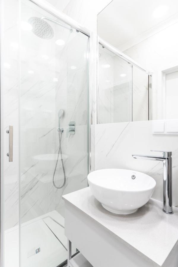 Apartamenty Mennica Residence - Golden Apartments Varsó Kültér fotó